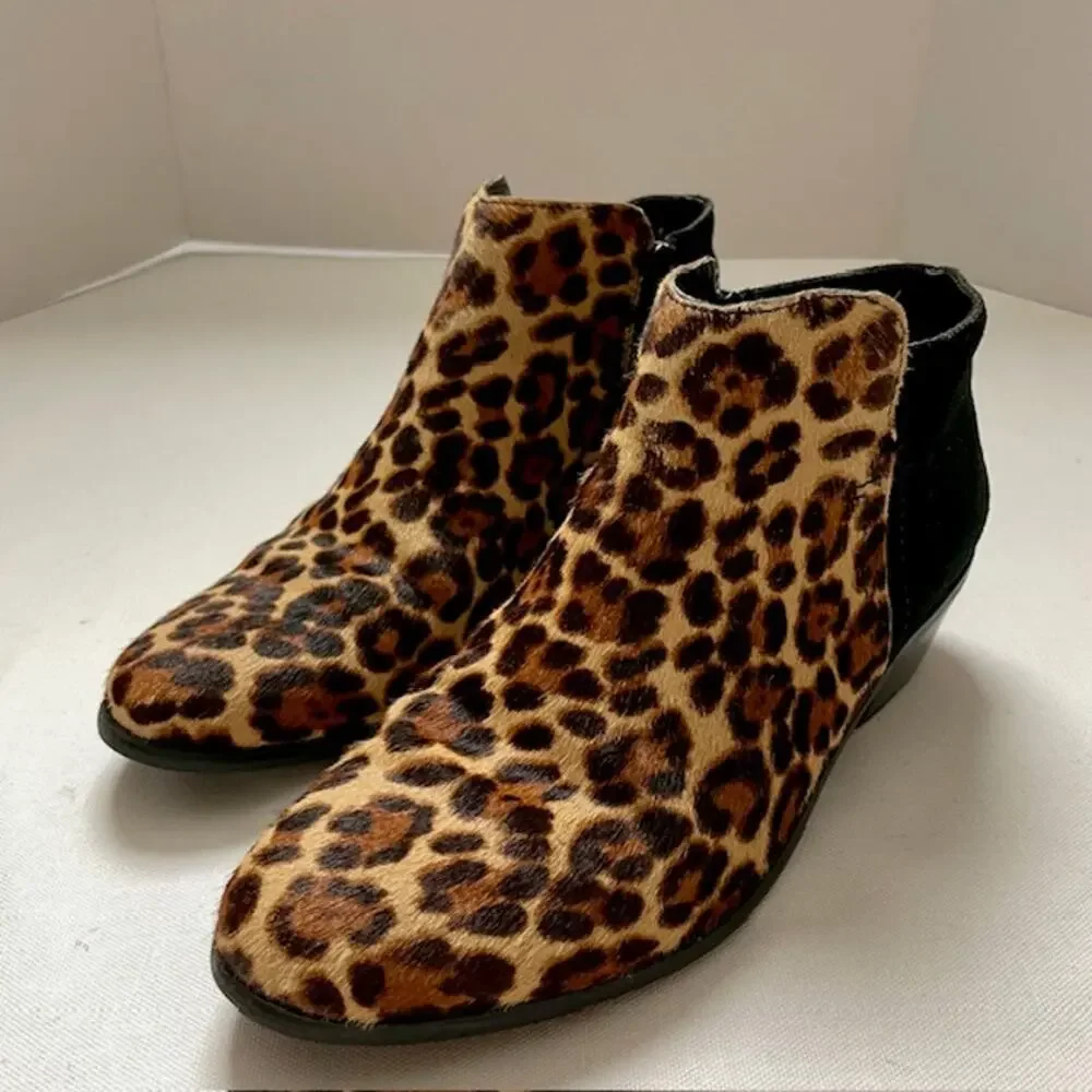G.H. Bass Leopard Calf Hair Ankle Booties Zip Low Heel Womens 6.5M Street Chic